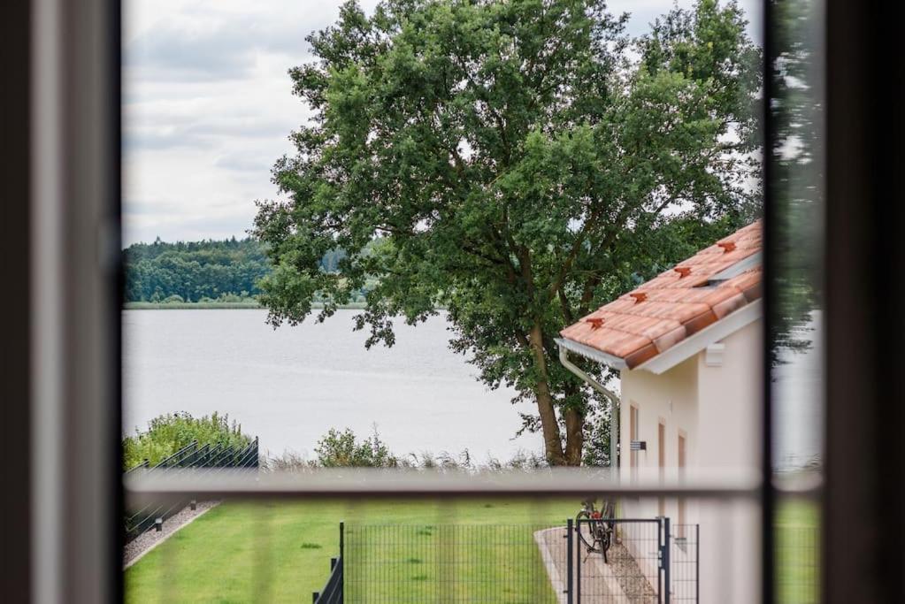 5 Sterne-Ferienhaus Eisvogel Am See Mit Sauna Und Kamin كراكو آم زيه المظهر الخارجي الصورة