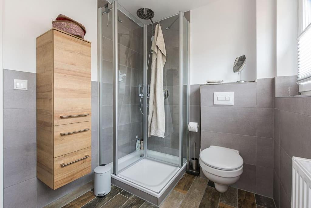 5 Sterne-Ferienhaus Eisvogel Am See Mit Sauna Und Kamin كراكو آم زيه المظهر الخارجي الصورة